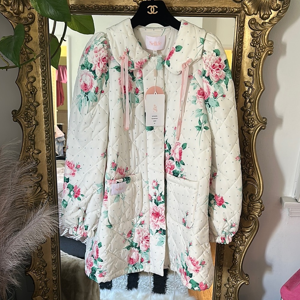 Selkie Floral Quilted Jacket - White and Pink
